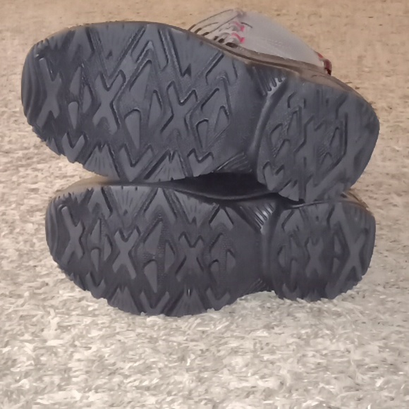 #541Columbia Youth Bugaboot Boys-K Snow Boots-Quarry Rocket. Size: 2 - Picture 6 of 9